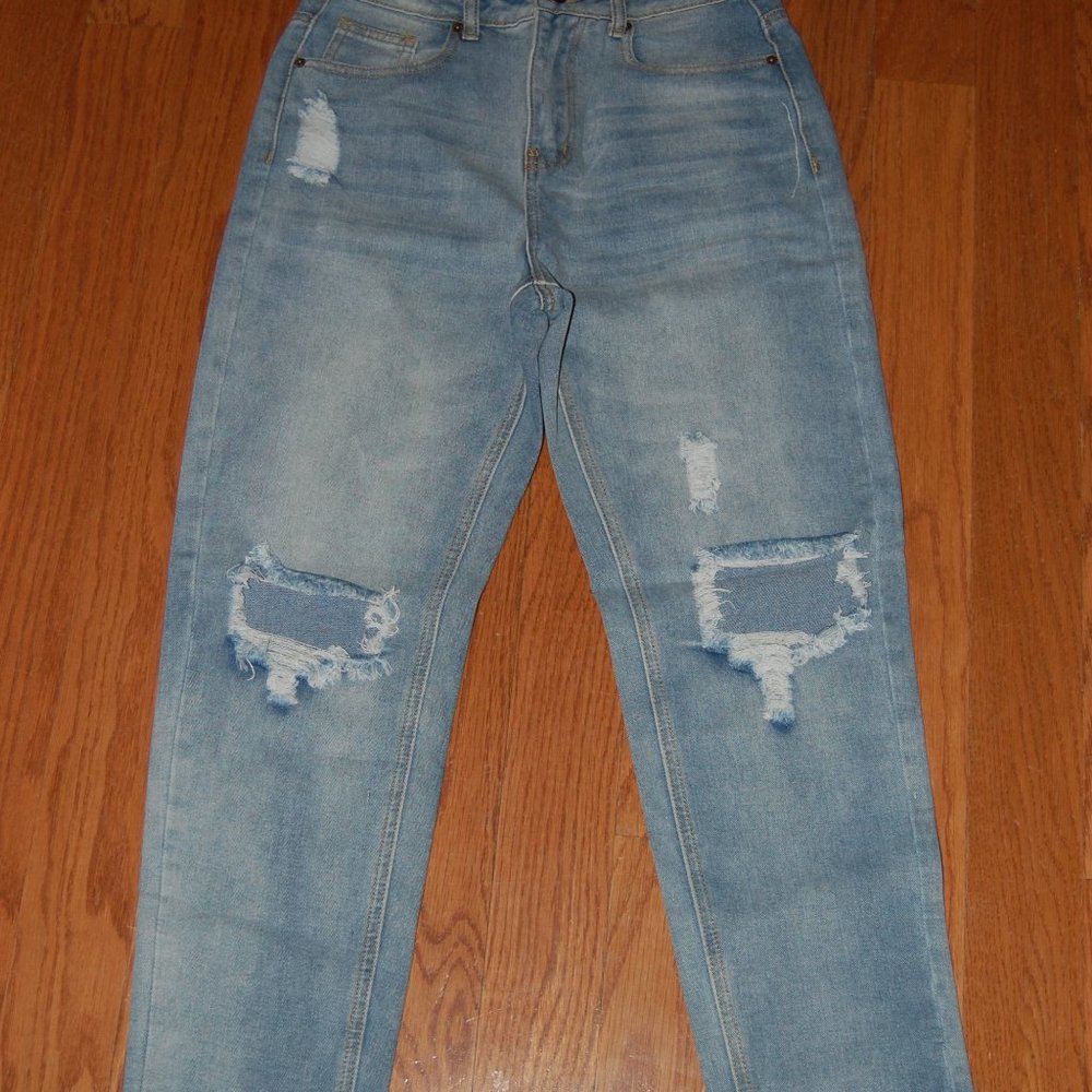 MULTIPLE SOLD SEPARATELY: SHEIN JEANS
